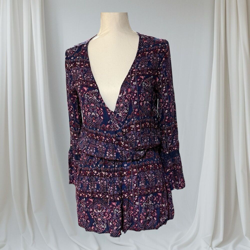 American Eagle Romper Womens Small Blue Floral Boho Bell Sleeve - Picture 2 of 8